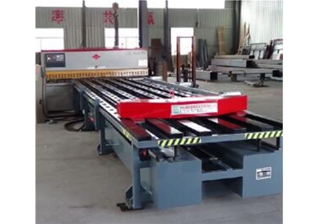 數(shù)控剪板送料機(jī)