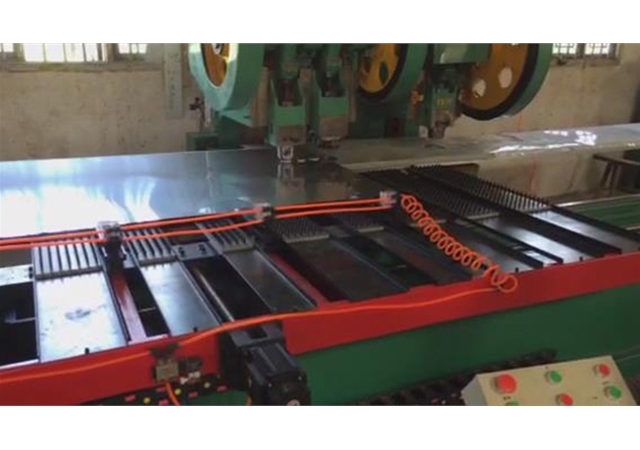 數(shù)控送料機(jī)