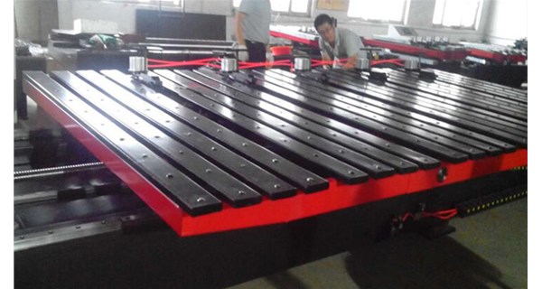 板材數(shù)控送料機