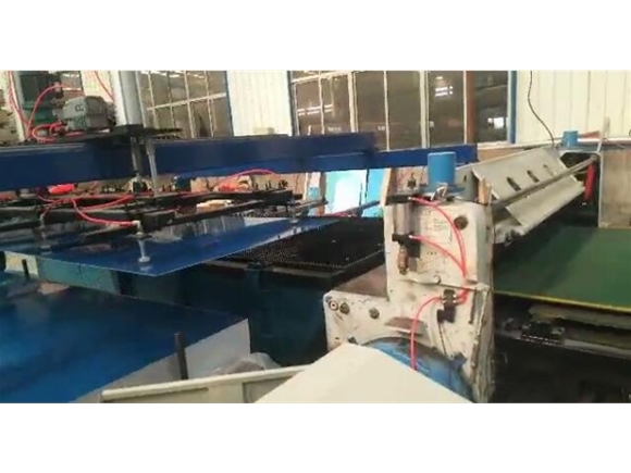 桁架機(jī)器人上料機(jī)